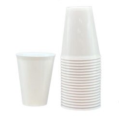 White disposable cups: a single cup beside a tall stack of stacked cups, on a white background.